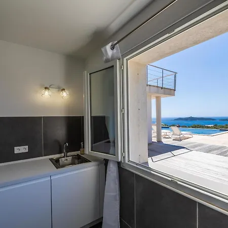 Ghjiseppina Di Pinarello *