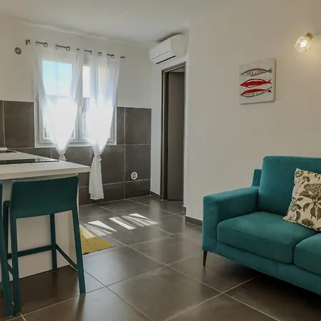 Ghjiseppina Di Pinarello *