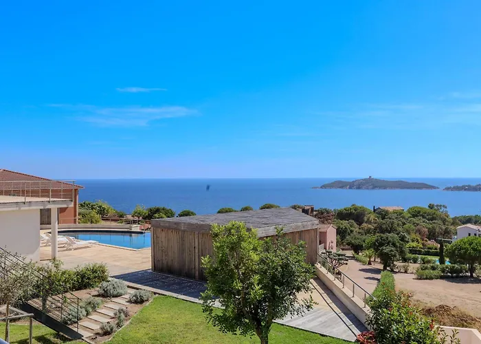 Ghjiseppina Di Pinarello Vila *